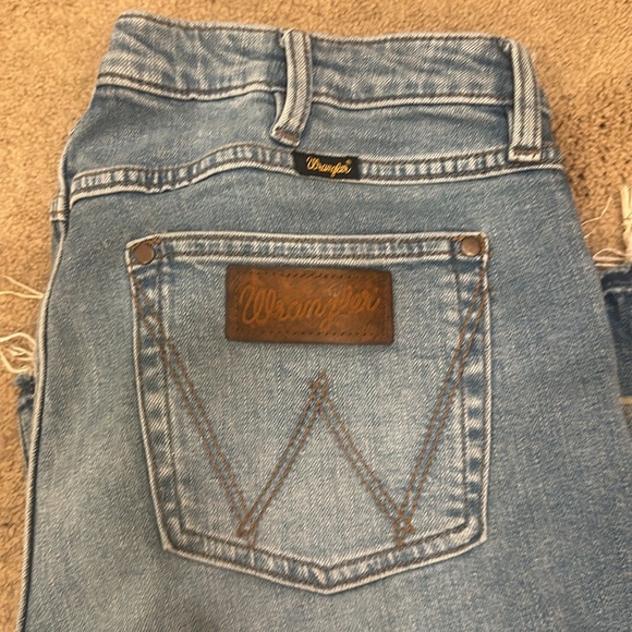 Wranglers Women’s high Rise trouser size 32x34 long - Picture 3 of 11